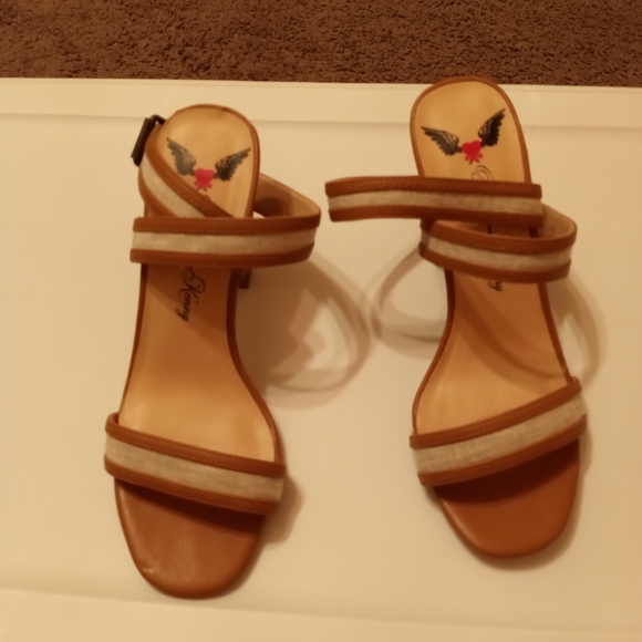 High heels - Picture 2 of 4